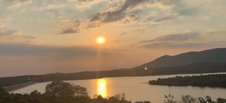 西安美冠鹏业商贸公司轮播图1